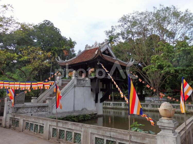 ベトナム・ハノイの一柱寺 一柱寺,延裕寺,蓮池の写真素材