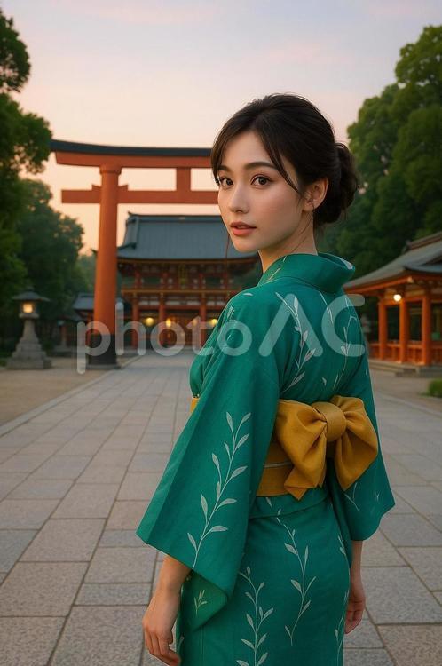 朝の振り返り浴衣美人 浴衣美人,境内,朝の写真素材