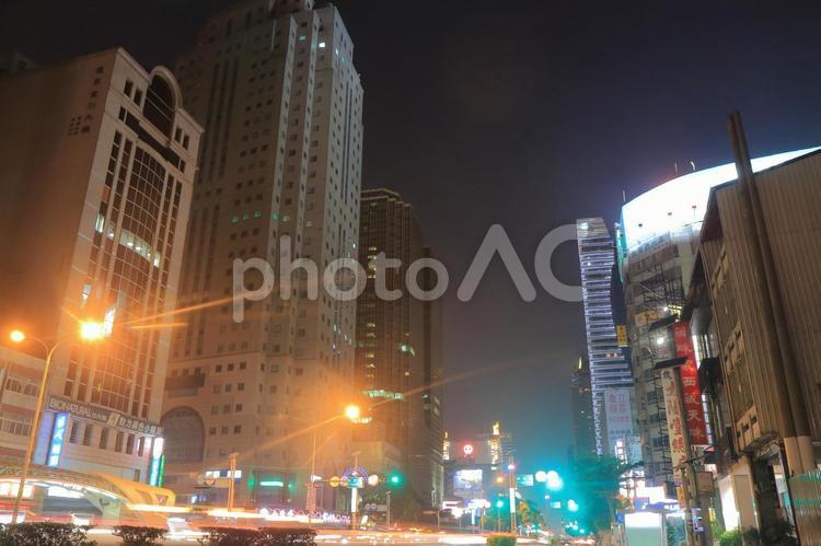 台湾　台中市の市街地の夜景 海外,外国,アジアの写真素材