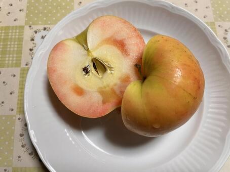 「ムーンルージュ」長野産リンゴ_02 ムーンルージュ,りんご,リンゴの写真素材