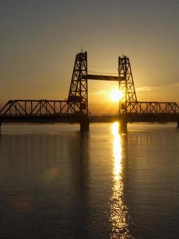 夕焼け 夕焼け,川,夕景の写真素材