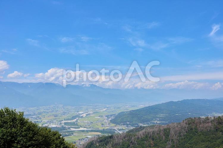 夏の長峰山（安曇野市）から見る風景 夏,長峰山,山の写真素材