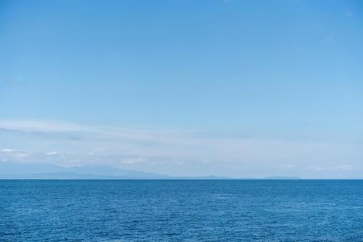 水平線の向こうへ 水平線の向こうへ 水平線,駿河湾,青空の写真素材