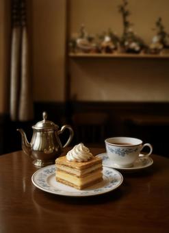 週末のアフタヌーンティー・ケーキセット 週末のアフタヌーンティー・ケーキセットの写真