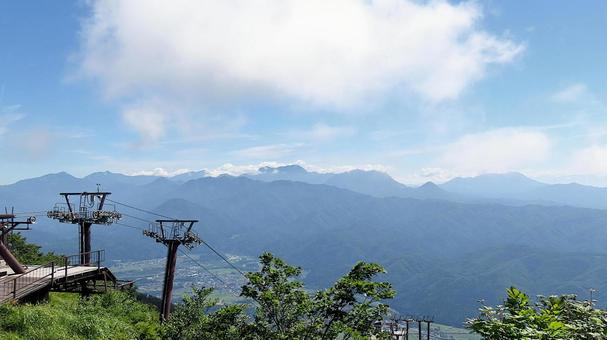 アルプス平自然遊歩道から望む夏の戸隠連峰 アルプス平自然遊歩道から望む夏の戸隠連峰 アルプス平自然遊歩道,夏山,白馬五竜高山植物園の写真素材