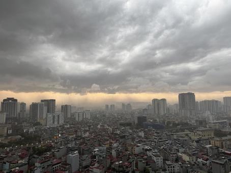 遠くの豪雨が見える雨空 遠くの豪雨が見える雨空の写真