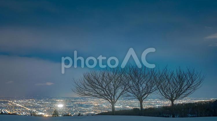 冬の街明かり 景色,雪,クリスマスの写真素材