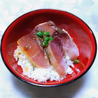 自家製ハマチ丼 食べ物,ハマチ,丼の写真素材