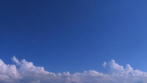 空背景・フレーム素材/青空と夏雲 空背景・フレーム素材/青空と夏雲 空背景,空,フレームの写真素材