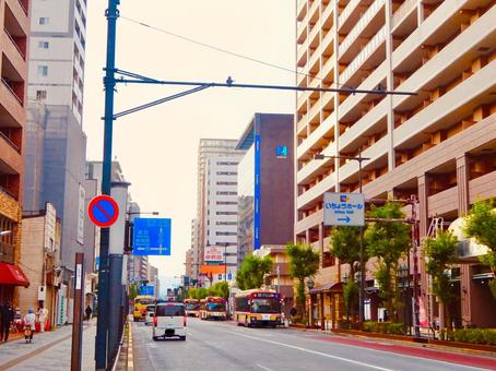 富士見通りと八王子の街並み 空,ストリート,スカイラインの写真素材