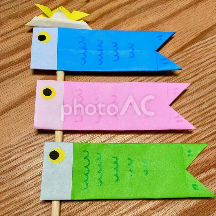 折り紙で作った鯉のぼり 鯉のぼり,こどもの日,こいのぼりの写真素材