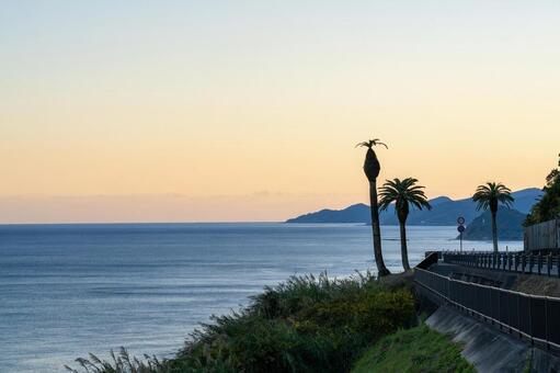 堀切峠の夕景 堀切峠,海,夕暮れの写真素材