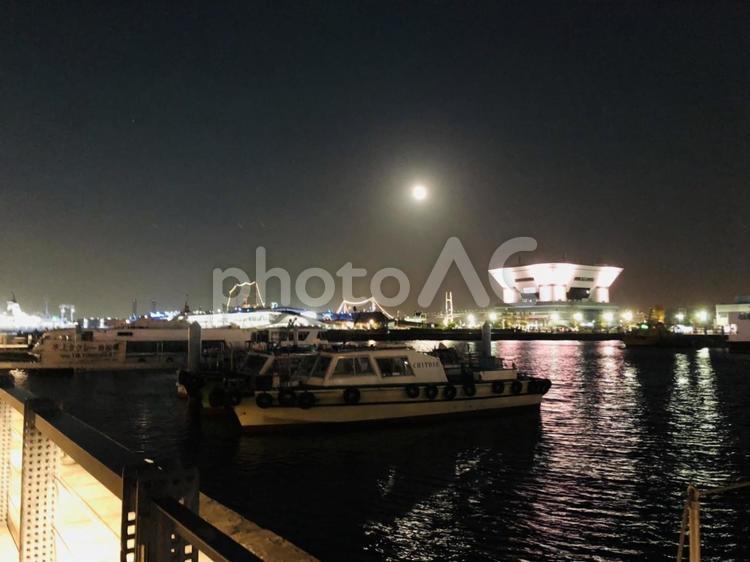 夜の横浜港 夜景,港,アーバンの写真素材