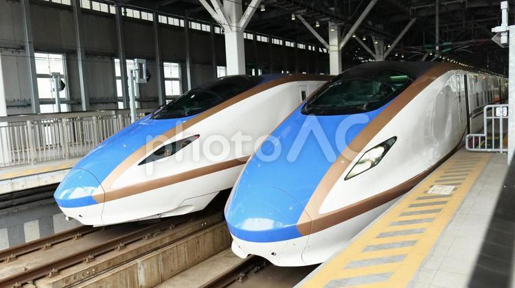 北陸新幹線　JR　新幹線　鉄道　電車 かがやき,e7系,w7系の写真素材