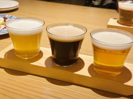 クラフトビール飲み比べ ビール,クラフトビール,飲み比べの写真素材