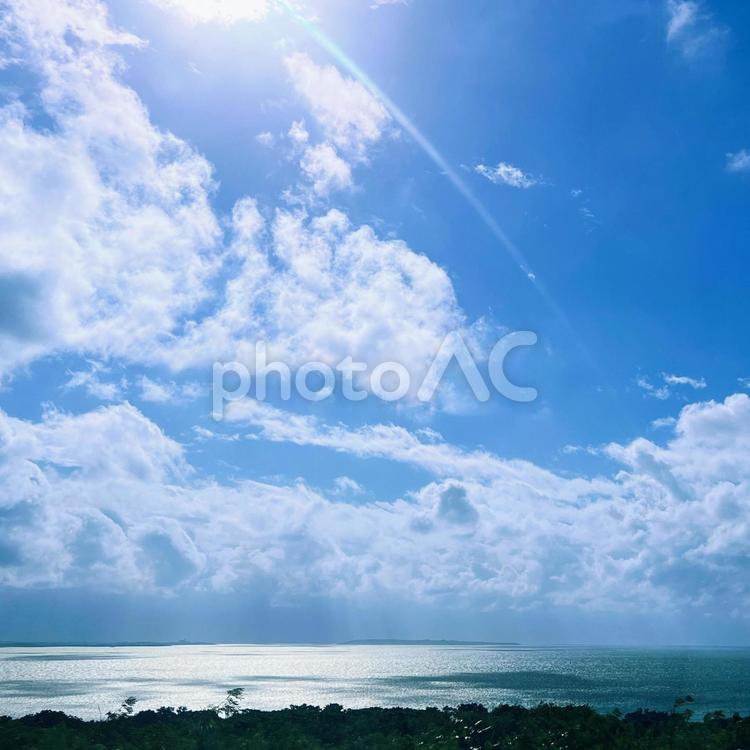 伊良部島から見た海 伊良部島,海,青いの写真素材