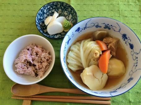 和風ポトフ*雑穀米*漬物 和風ポトフ*雑穀米*漬物 和風ポトフ,雑穀米,漬物の写真素材