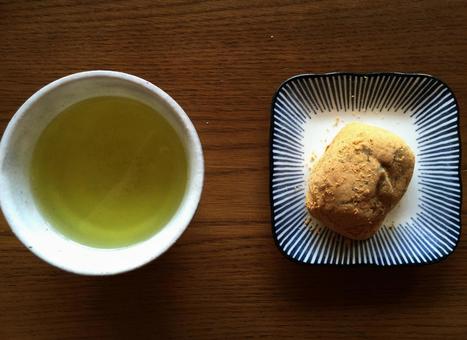 お茶と和菓子 お茶と和菓子 お茶,湯呑み,緑茶の写真素材