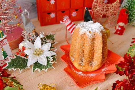 クリスマス飾りとパンドーロ クリスマス飾りとパンドーロ クリスマス,パンドーロ,イタリアの写真素材