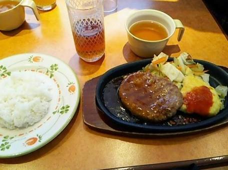 ハンバーグのランチセット ハンバーグのランチセットの写真