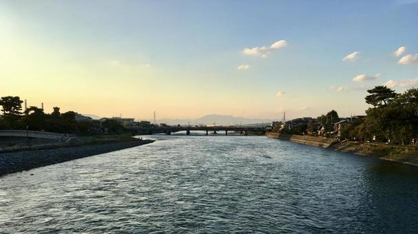 宇治川の夕景 宇治,秋,宇治川の写真素材