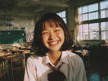 授業中に見せる屈託のない笑顔の写真