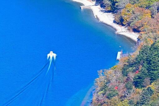 奥日光の紅葉（中禅寺湖、男体山） 紅葉,秋,風景の写真素材