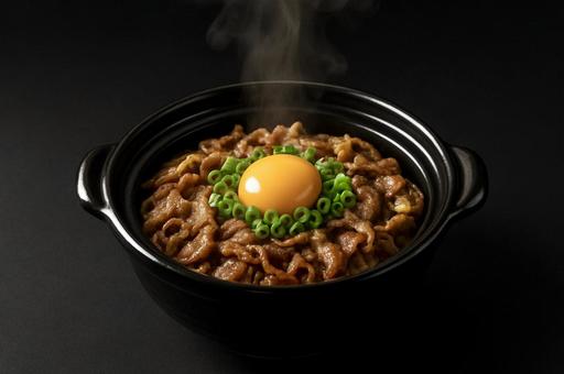 土鍋で味わう熱々とろ卵牛めし 土鍋で味わう熱々とろ卵牛めしの写真