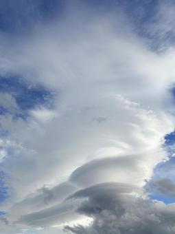 吊るし雲 04 吊るし雲,つるし雲,空の写真素材