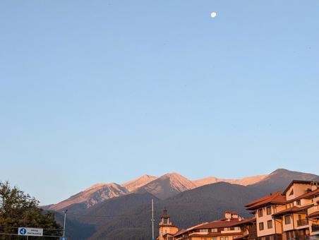 朝焼けのヴィフレン山 朝焼けのヴィフレン山の写真