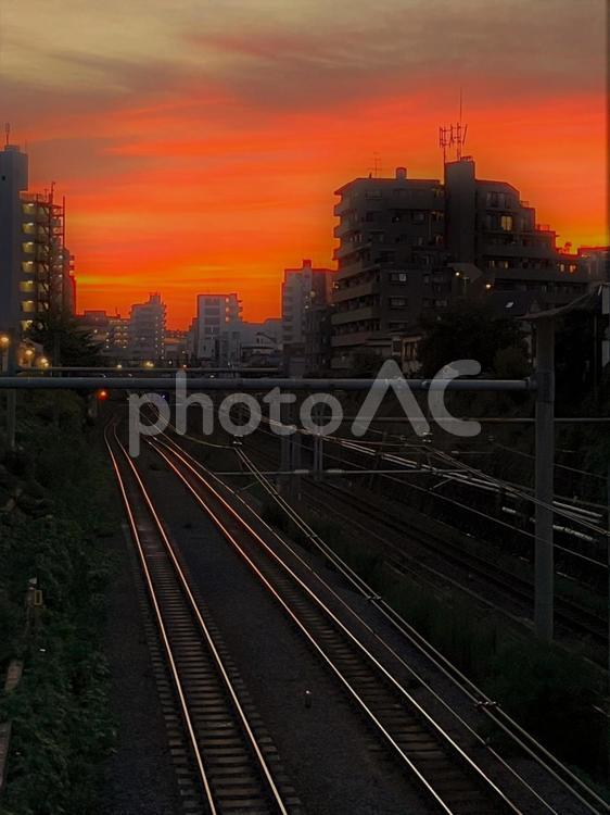 線路と夕焼け 線路,夕焼け,秋の写真素材