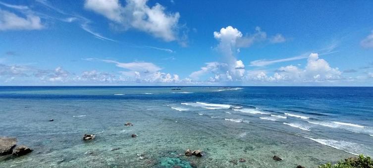 東平安名崎より望む7 東平安名崎より望む7 海,リゾート,波の写真素材