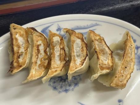 ランチ ランチ ランチ,お昼ご飯,餃子の写真素材