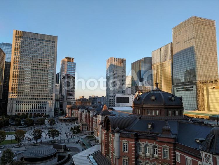 東京駅丸の内口 東京駅,夕方,丸の内の写真素材
