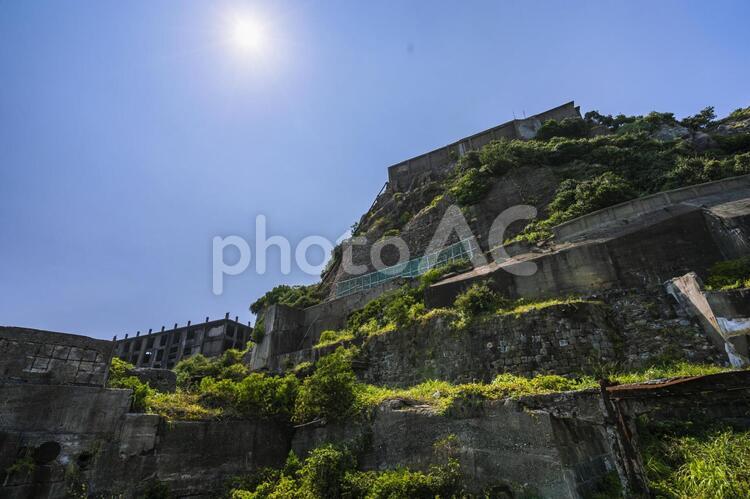 長崎の世界遺産軍艦島の廃墟群 長崎,世界遺産,軍艦島の写真素材