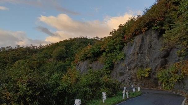 枝折峠の道と山々 枝折峠,山,道の写真素材