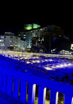 夜の湯畑 夜の湯畑の写真