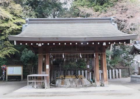 近江神宮 手水舎 近江神宮 手水舎の写真