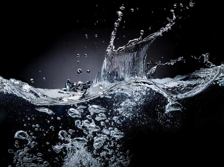 落ちた時の水飛沫_AS000009の写真