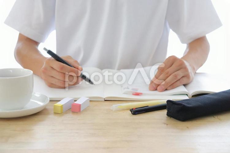 勉強する　タイトルスペースあり 勉強,勉強する,書くの写真素材