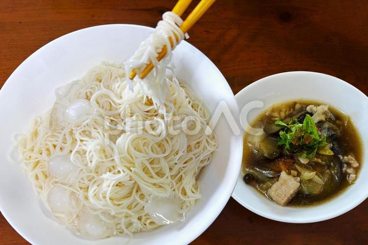 なすと豚肉の、つるっと夏のごちそうめん そうめん,夏レシピ,なすレシピの写真素材