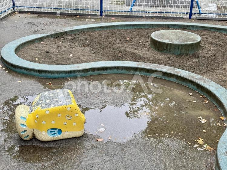 雨の日の隅田公園の砂場 砂場,傘,隅田公園の写真素材