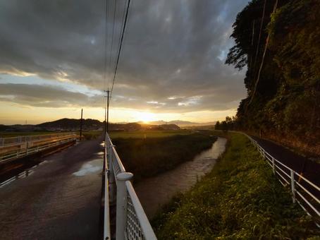 晩夏の夕焼け 晩夏の夕焼けの写真