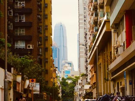 香港のローカルなビル群と摩天楼 空,サイバーパンク,スカイラインの写真素材