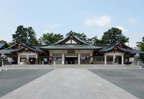 【風景写真】廣島護国神社の風景 廣島護国神社,護国神社,社殿の写真素材