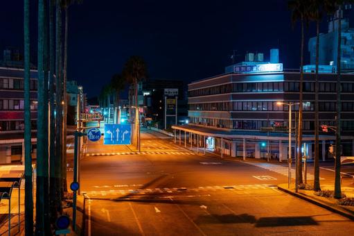 夜の南宮崎駅前 夜,夜景,都市の写真素材