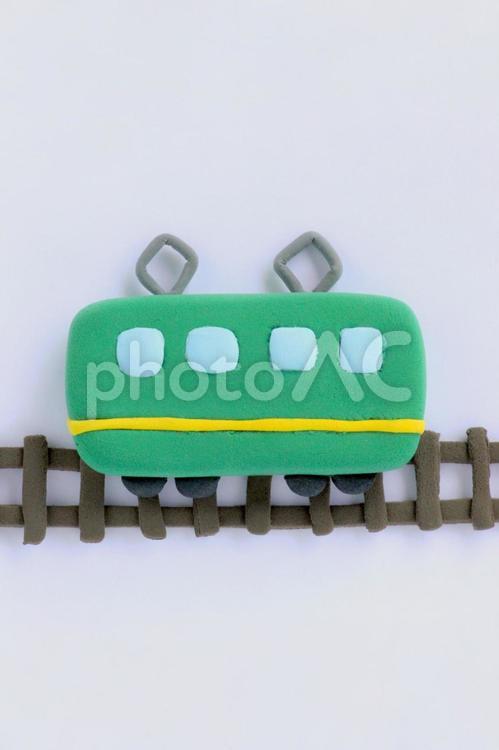 線路を走る電車　縦 電車,線路,走るの写真素材