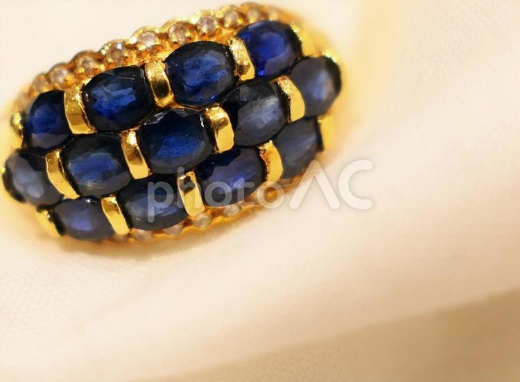 サファイアカラーの宝石とダイヤの指輪　リング　ジュエリー　イメージ15 リング,指輪,ジュエリーの写真素材