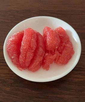 R7.07.27 Peeled grapefruit, JPG R7.07.27 Peeled grapefruit, JPG