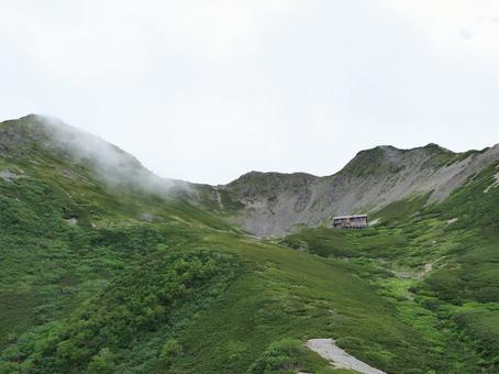 仙丈カールと仙丈小屋 仙丈カールと仙丈小屋の写真